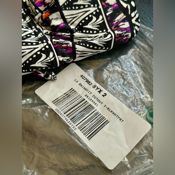 LASCANA Cutout Halterneck One-Piece Swimsuit in Black Multicolor Geometric Print - Picture 15 of 16